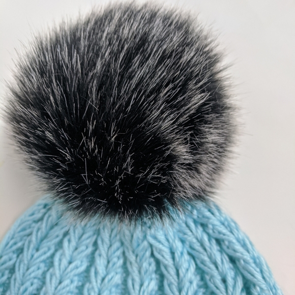 Toddler knit beanie pom pom hat - Picture 6 of 6